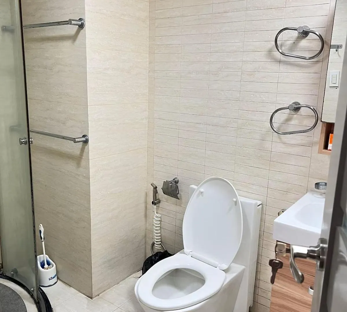 R&R Entire Rental Unit Manila