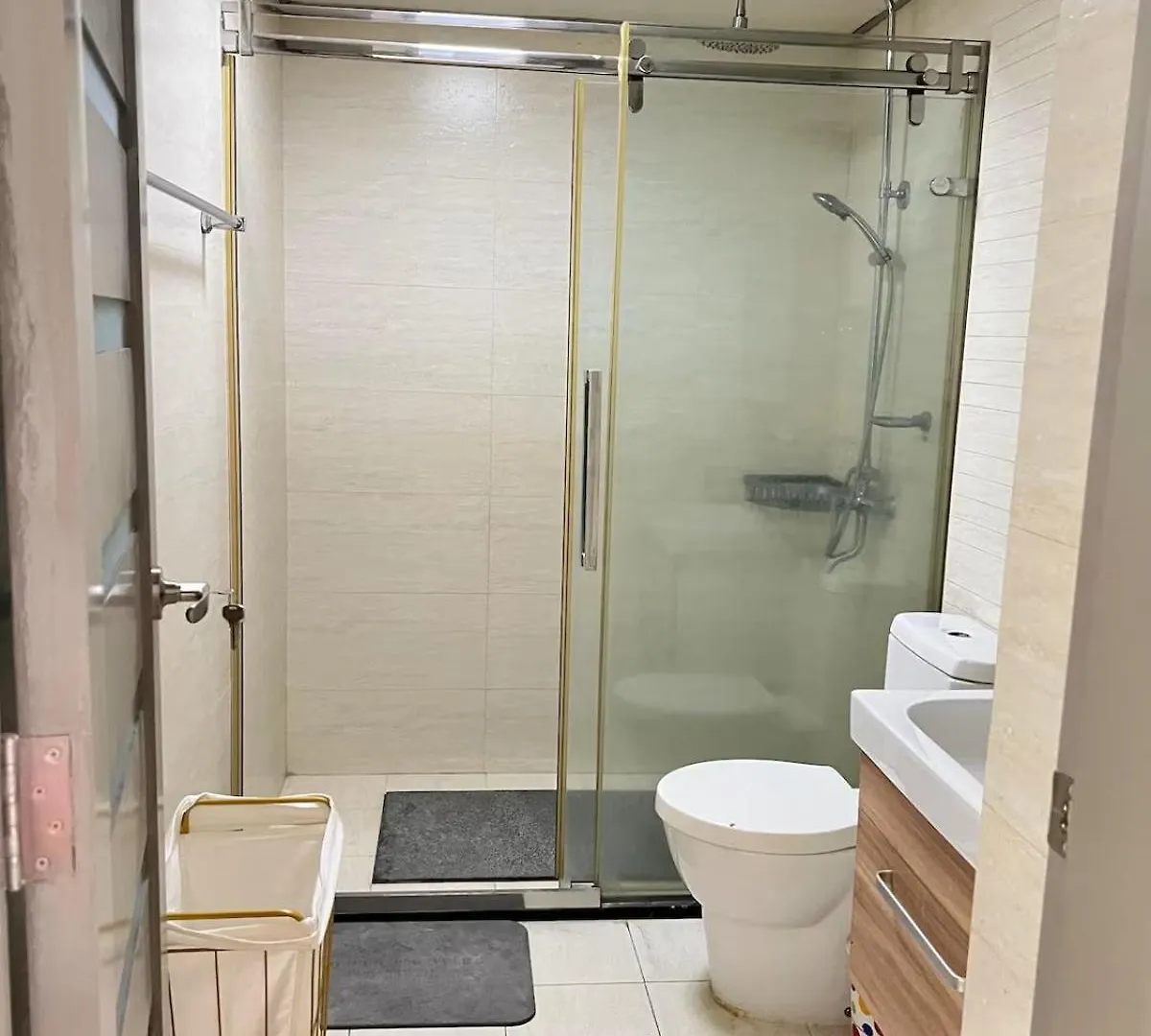 Hotel R&R Entire Rental Unit Manila